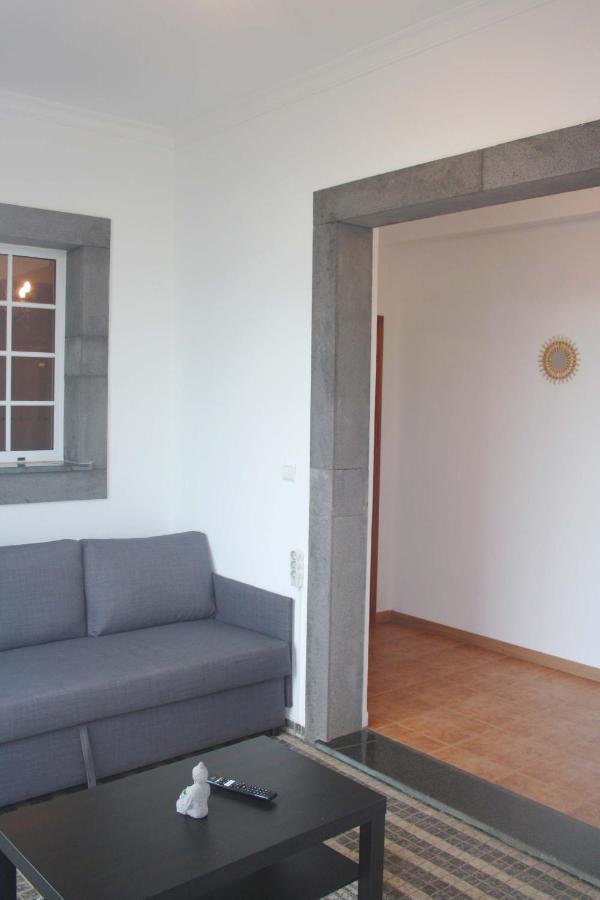 Lugar Dos Louros 1 Apartment *